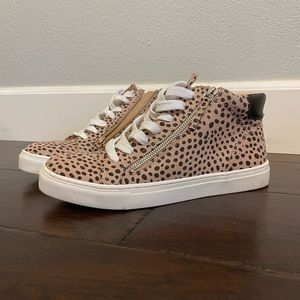 WOMENS size: 10.   Brand: Universal Thread